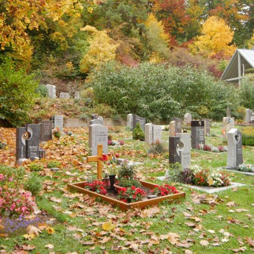 herbstliche Stimmung Friedhof Illschwang 2025 1
