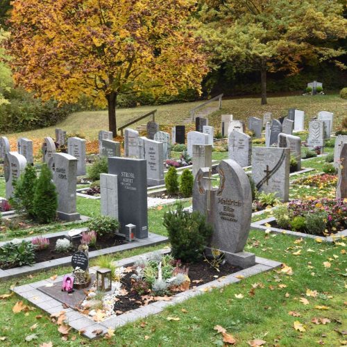 herbstliche Stimmung Friedhof Illschwang 2025 3