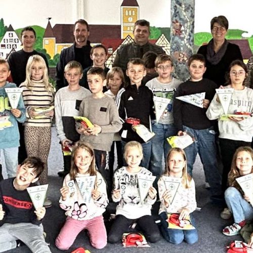 Wimpelübergabe Fahrradausbildung GS Illschwang 2025 (002)