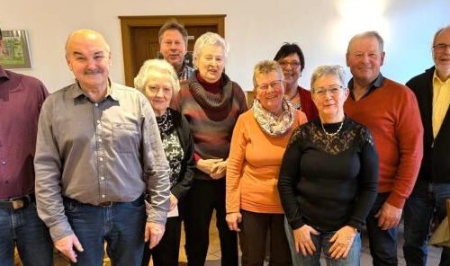 bei den Ehrungen (von links) 2.Bürgermeister Benjamin Hiltl, Peter Püttner, Kreisvorsitzende Marianne Kies-Baldasty, Michael Thomascheck, Grtrud Staarmann, Brigitte Drhling, Margot Strobel, Margitta Dehling, Werner Englhard (Seniorenbeauftragter der Gemeinde Illschwang) und Stefan Herzog (stellvertretender Vorsitzender des VdK Illschwang)